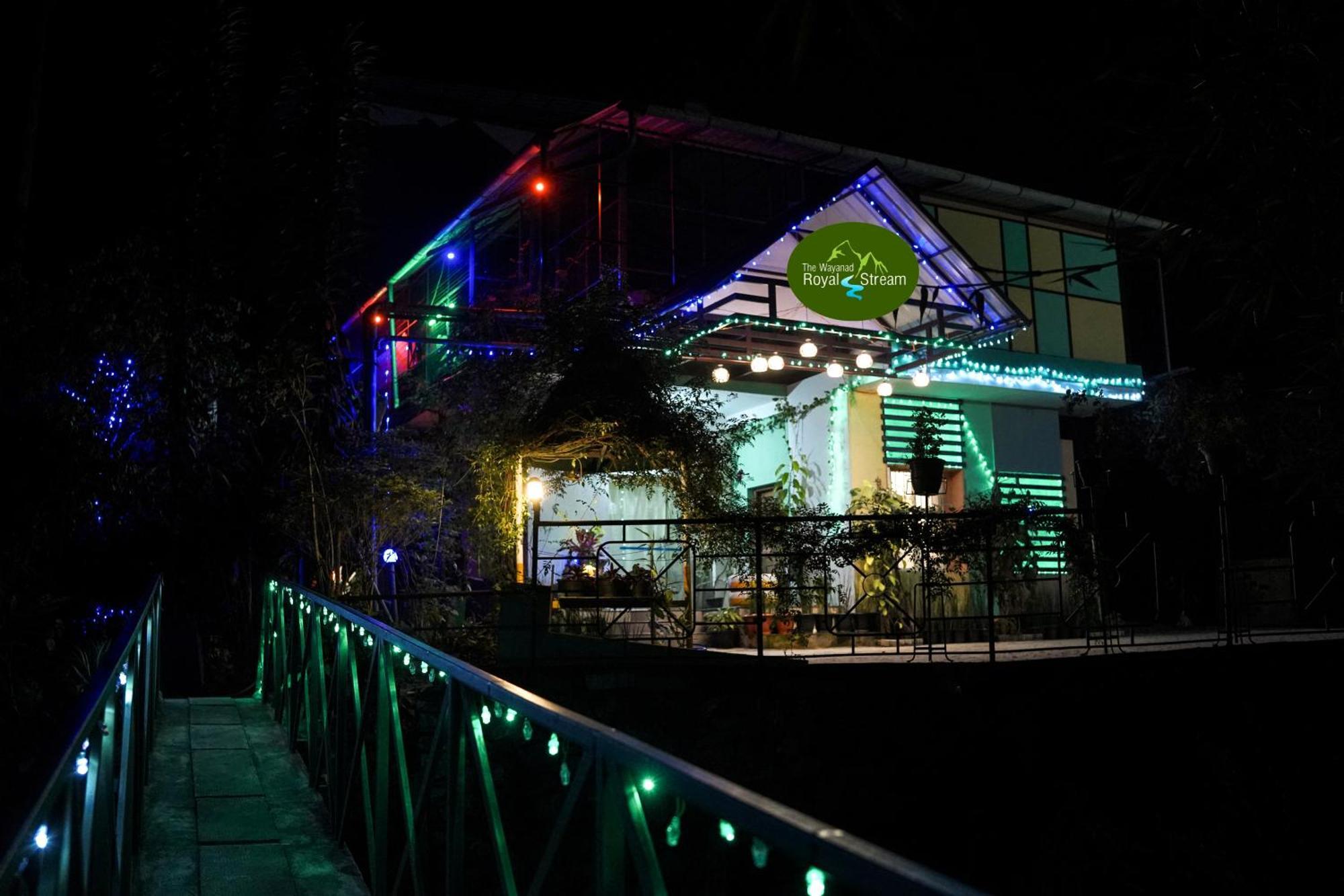 Wayanad Royal Stream Bed & Breakfast กัลปัตตา ภายนอก รูปภาพ