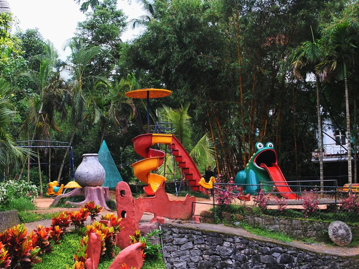 Wayanad Royal Stream Bed & Breakfast กัลปัตตา ภายนอก รูปภาพ