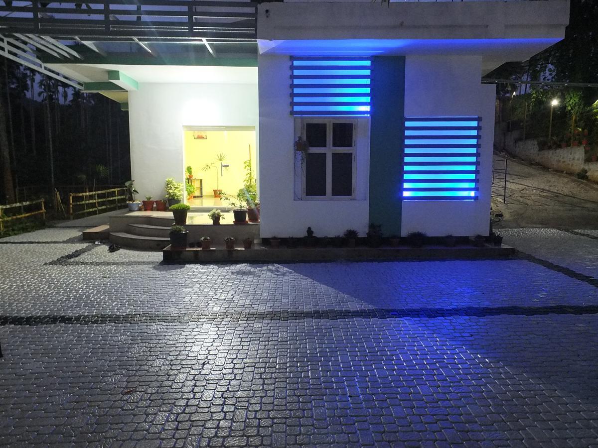 Wayanad Royal Stream Bed & Breakfast กัลปัตตา ภายนอก รูปภาพ
